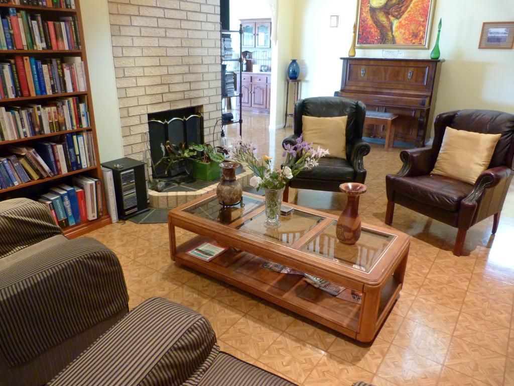 לינה וארוחת בוקר סטאנטהורפה Grovely House מראה חיצוני תמונה